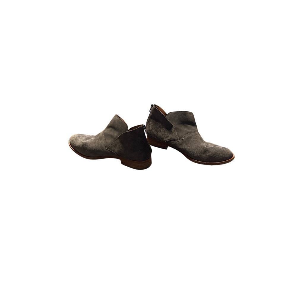 YORK by J. Shoes Gray Suede Chelsea Ankle Boots Women’s – Low Heel – Pre-Owned - Picture 4 of 6